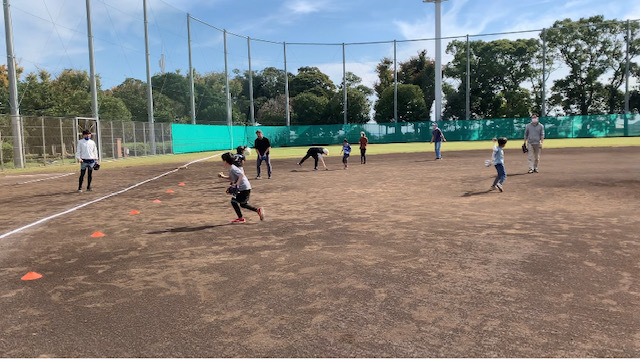 プロ野球経験者のコーチが教える少年野球スクール　デポルターレクラブ