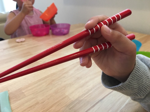 3つのポイントで習得！「正しい鉛筆・お箸の持ち方」レッスン