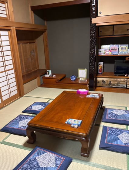 初回レッスン 無料!!　年会費 無料!!　初心者から上級者まで　少人数制だから丁寧＆楽しく　ヒップホップ　K-POP　ストリート系　ダンススクール